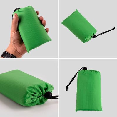 Pagamento inicial Mini Picnic Pocket Portable Blanket para atividades ao ar livre em todas as estações